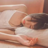 桜桃喵《桜桃未熟1 小背心换水手服》主题写真：144张全套美图