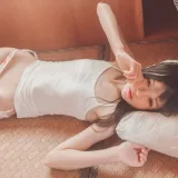 桜桃喵《桜桃未熟1 小背心换水手服》主题写真：144张全套美图