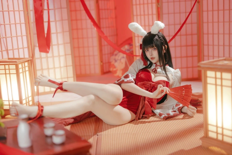 屿鱼《碧蓝航线 大山·祈愿的巫女兔》主题写真：58张全套美图