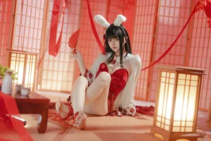 屿鱼《碧蓝航线 大山·祈愿的巫女兔》主题写真：58张全套美图