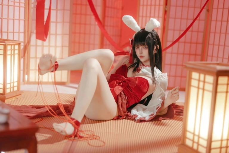 屿鱼《碧蓝航线 大山·祈愿的巫女兔》主题写真：58张全套美图