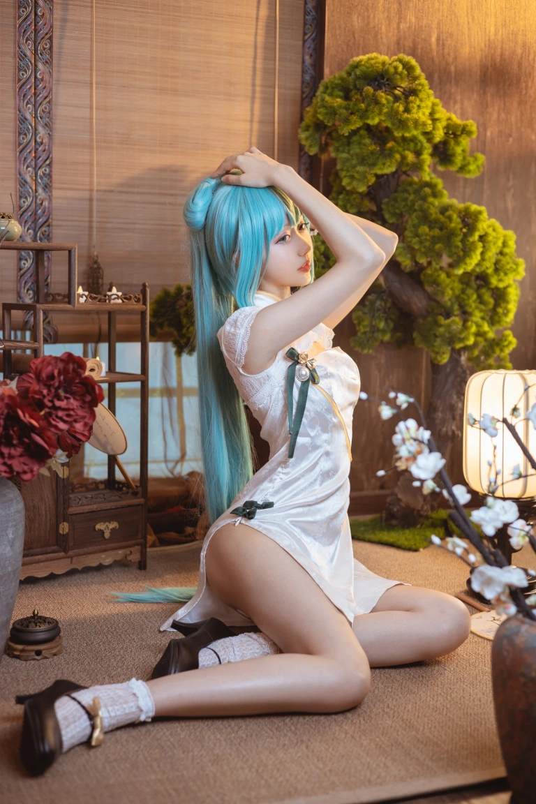 木棉棉《初音韶华COS》主题写真：17张全套美图