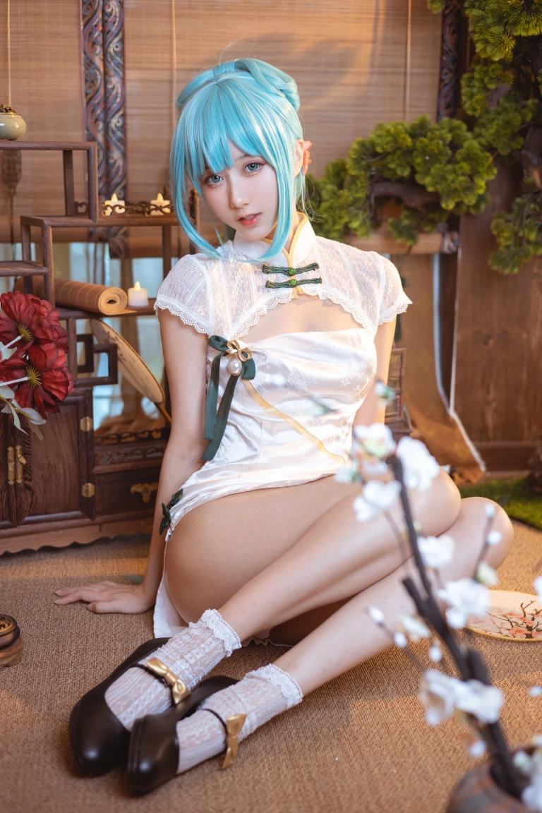 木棉棉《初音韶华COS》主题写真：17张全套美图