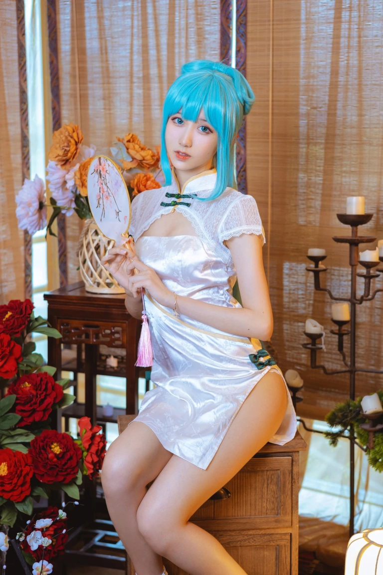 木棉棉《初音韶华COS》主题写真：17张全套美图
