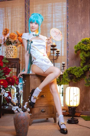 木棉棉《初音韶华COS》主题写真：17张全套美图