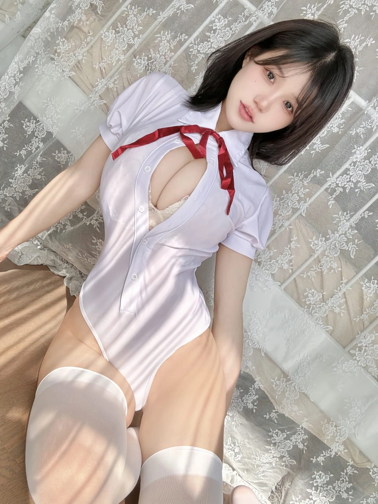 小仓千代《Fantia 2024年01月会员合集》主题写真：113张全套美图，含2个视频