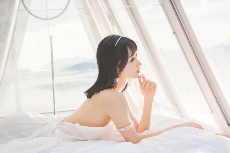 木棉棉《水波温柔》主题写真：24张全套美图