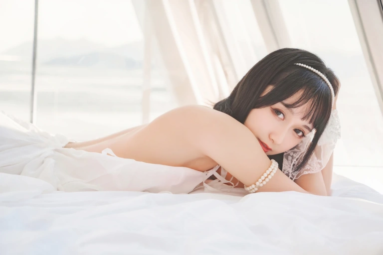 木棉棉《水波温柔》主题写真：24张全套美图