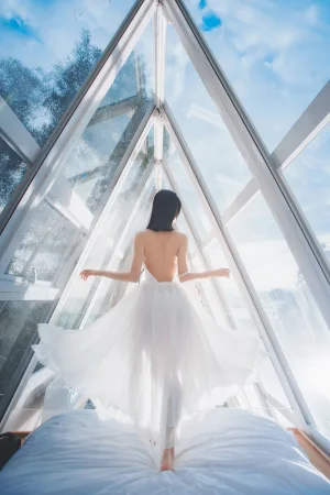 木棉棉《水波温柔》主题写真：24张全套美图