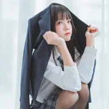 桜桃喵《桜桃未熟2 冬季制服丝秀》主题写真：45张全套美图