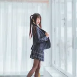 桜桃喵《桜桃未熟2 冬季制服丝秀》主题写真：45张全套美图