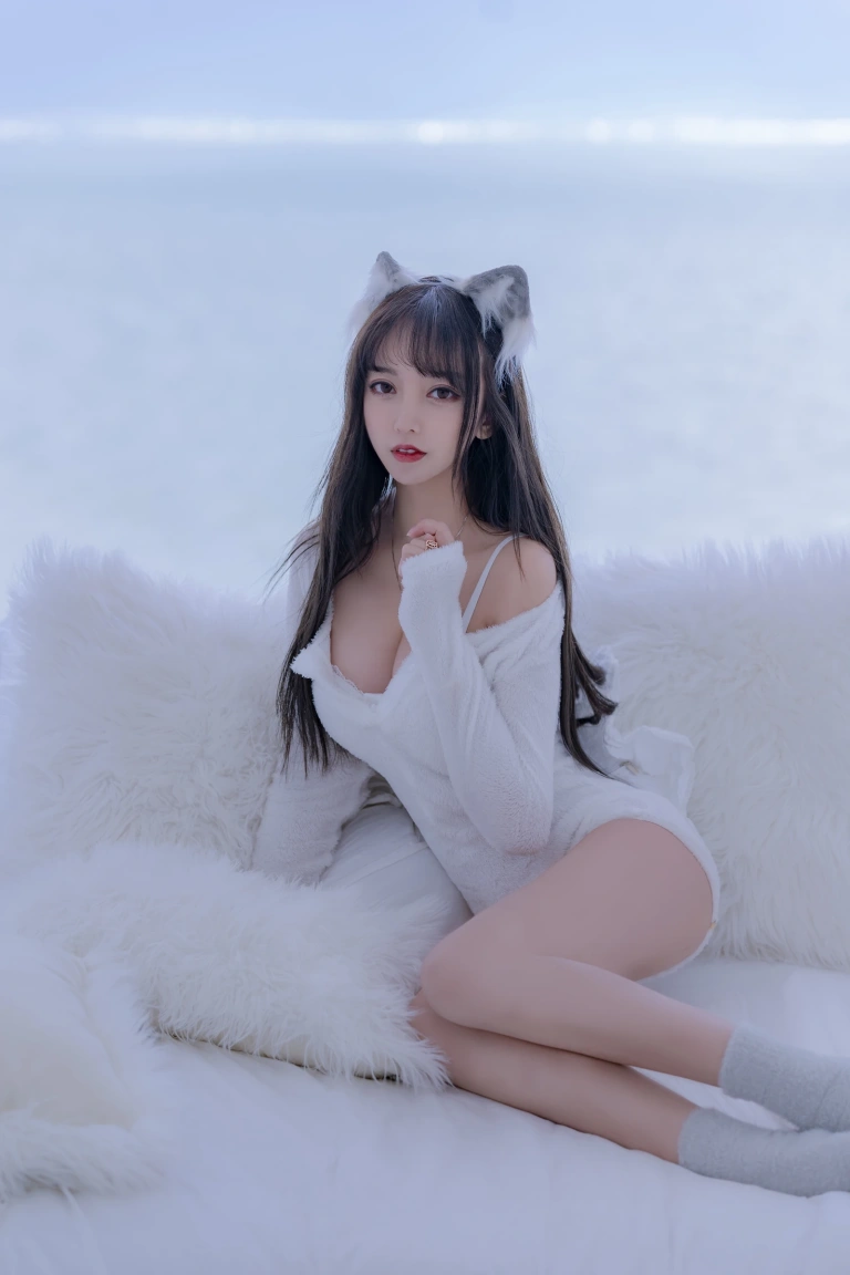 过期米线线喵《小狼》主题写真：56张全套美图