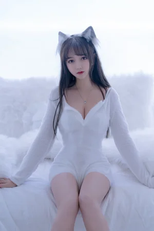 过期米线线喵《小狼》主题写真：56张全套美图