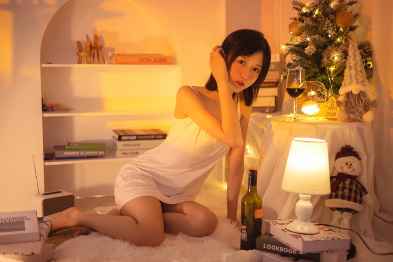 木棉棉《红酒好喝》主题写真：28张全套美图