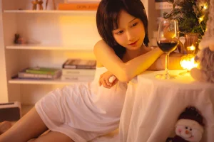 木棉棉《红酒好喝》主题写真：28张全套美图