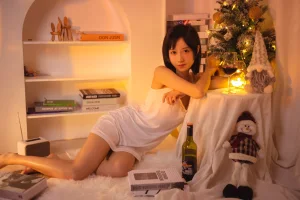 木棉棉《红酒好喝》主题写真：28张全套美图
