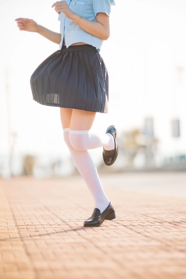 桜桃喵《蔚蓝》主题写真：33张全套美图