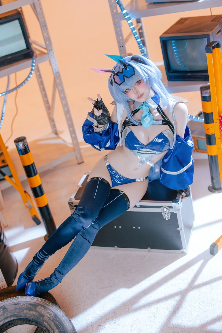 屿鱼《碧蓝航线 花园赛车服》主题写真：82张全套美图