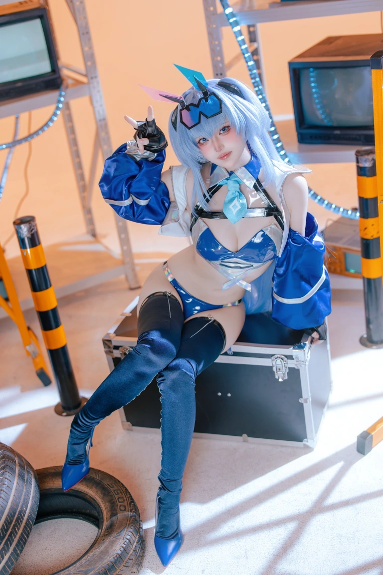 屿鱼《碧蓝航线 花园赛车服》主题写真：82张全套美图