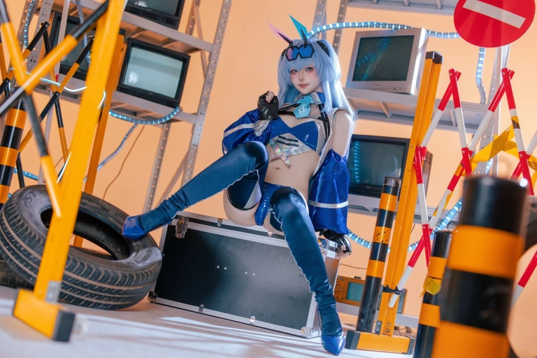屿鱼《碧蓝航线 花园赛车服》主题写真：82张全套美图