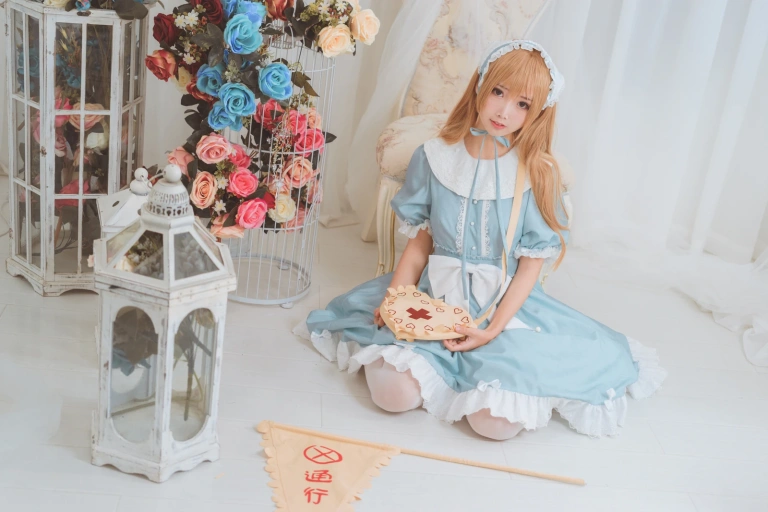 面饼仙儿《血小板lolita》主题写真：13张全套美图