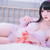 面饼仙儿《鲟睡衣》主题写真：17张全套美图