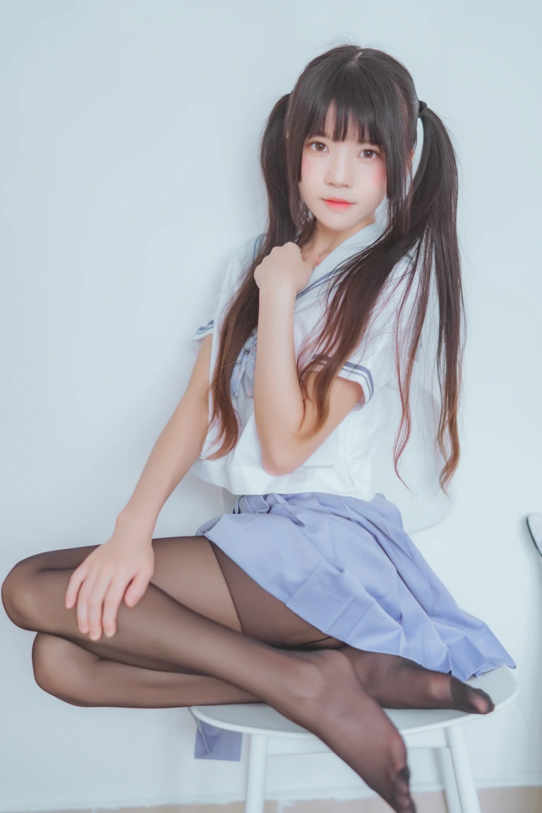 桜桃喵《桜桃未熟2 黑丝水手》主题写真：49张全套美图