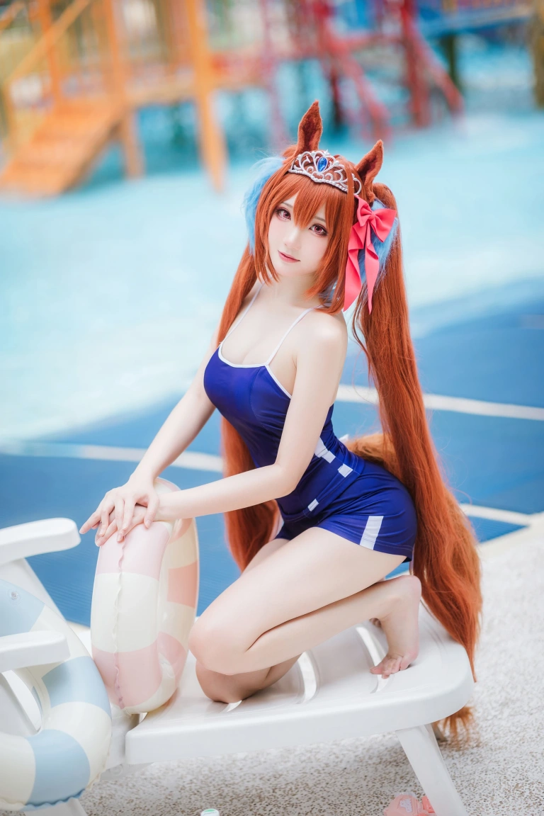 瓜希酱《赛马娘大和赤骥》主题写真：30张全套美图