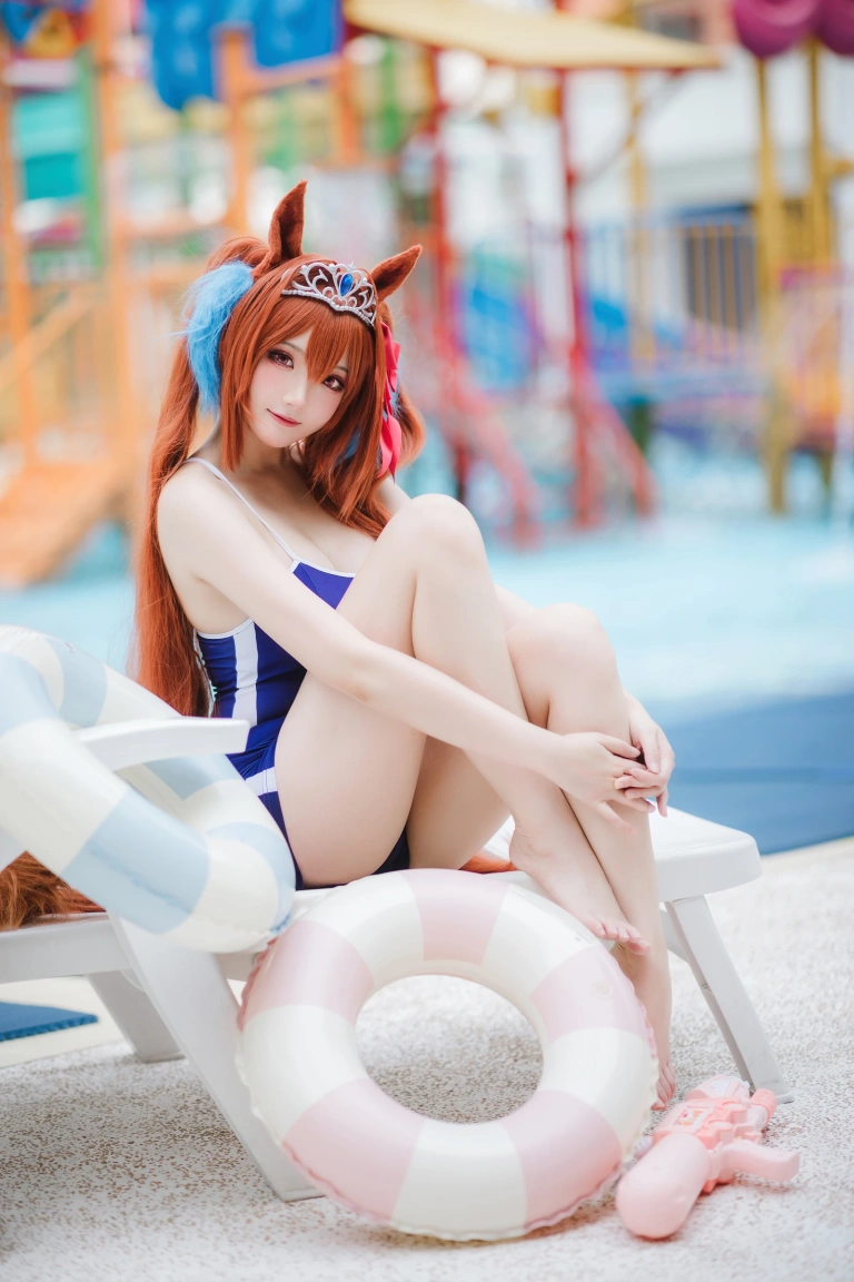 瓜希酱《赛马娘大和赤骥》主题写真：30张全套美图