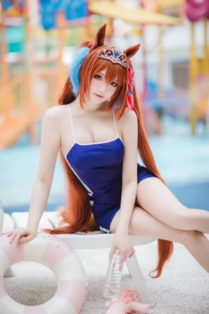 瓜希酱《赛马娘大和赤骥》主题写真：30张全套美图