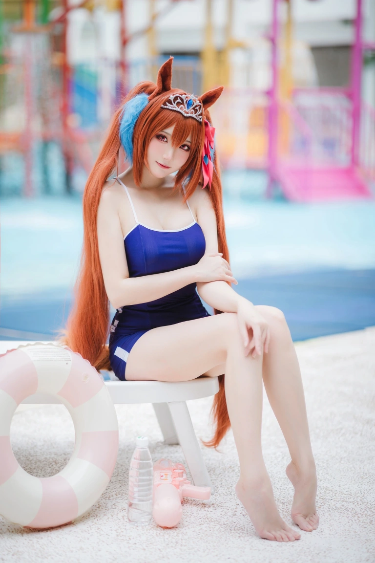 瓜希酱《赛马娘大和赤骥》主题写真：30张全套美图