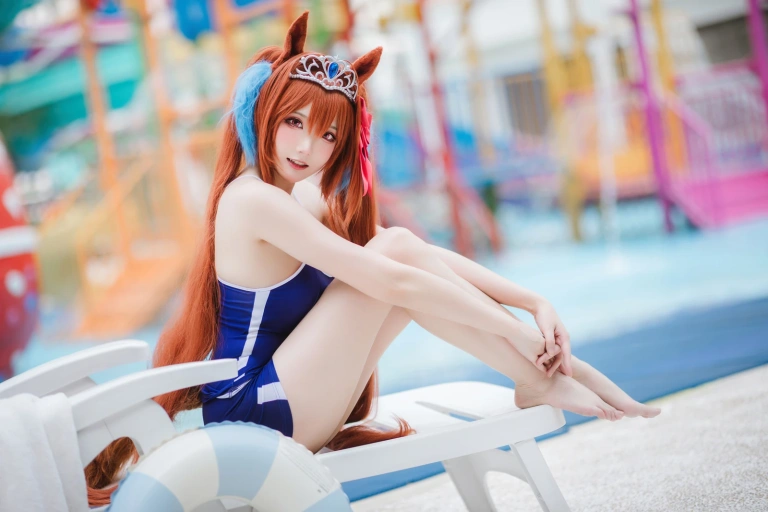 瓜希酱《赛马娘大和赤骥》主题写真：30张全套美图