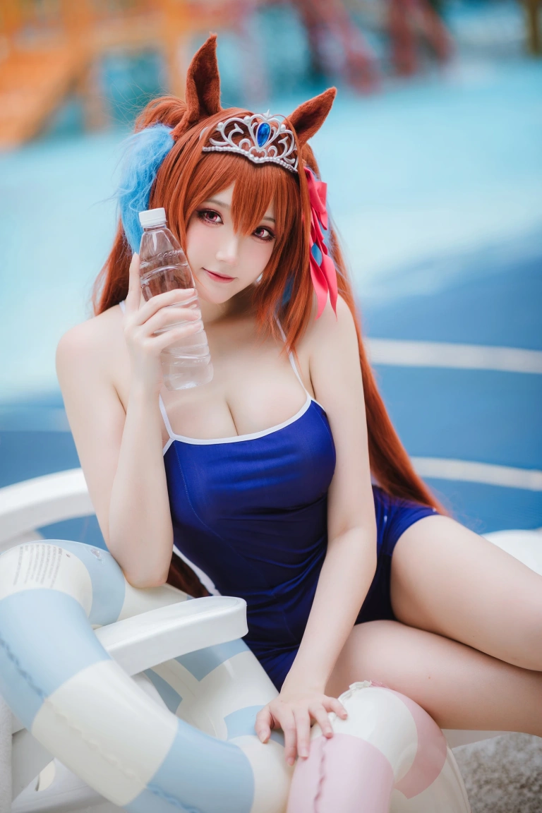 瓜希酱《赛马娘大和赤骥》主题写真：30张全套美图