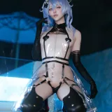 屿鱼《亚子 同人透明护士》主题写真：31张全套美图
