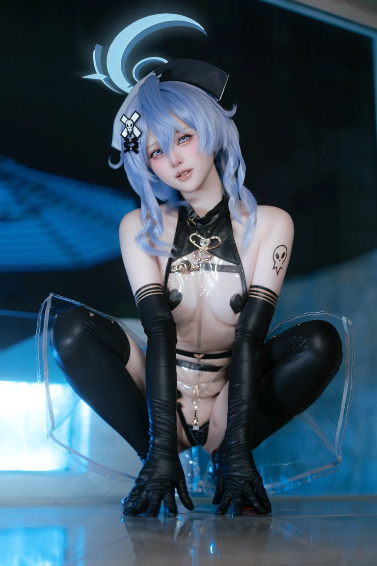 屿鱼《亚子 同人透明护士》主题写真：31张全套美图