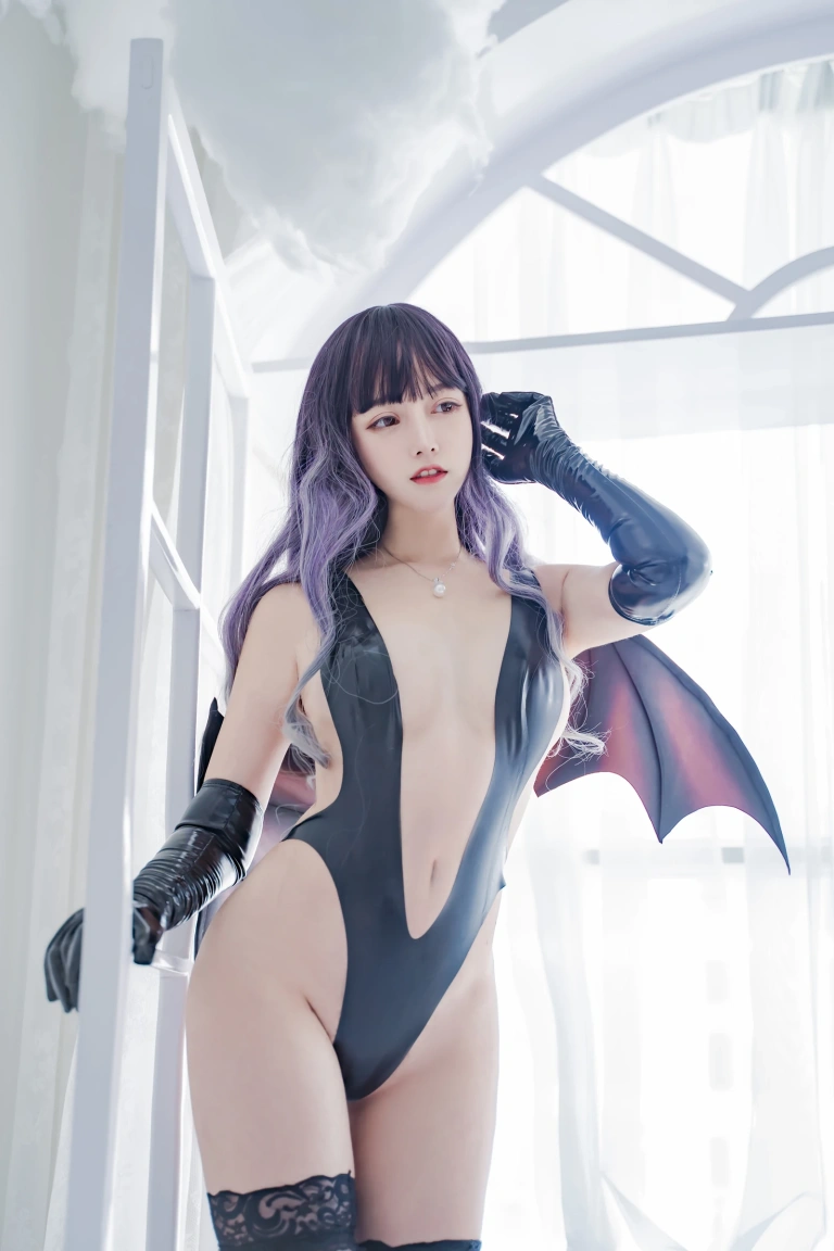 过期米线线喵《胶衣恶魔》主题写真：31张全套美图