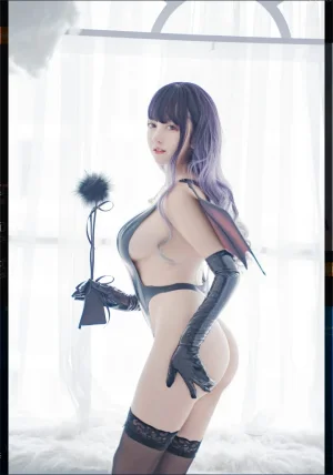 过期米线线喵《胶衣恶魔》主题写真：31张全套美图