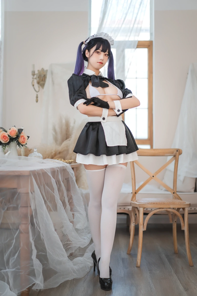 蜜汁猫裘《工作女仆》主题写真：50张全套美图，含3个视频