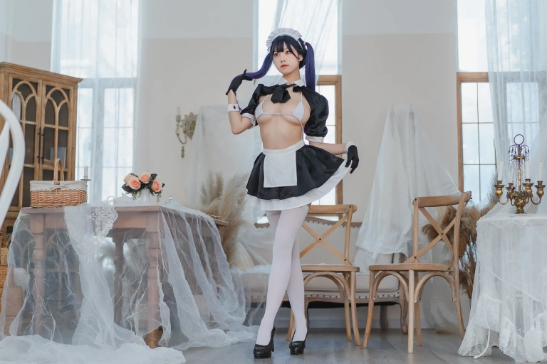 蜜汁猫裘《工作女仆》主题写真：50张全套美图，含3个视频