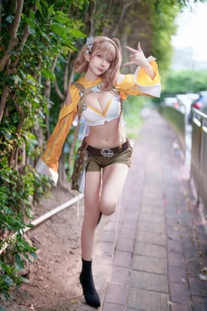 抱走莫子《萤火虫动漫嘉年华 阿妮斯超级巨星》主题写真：23张全套美图