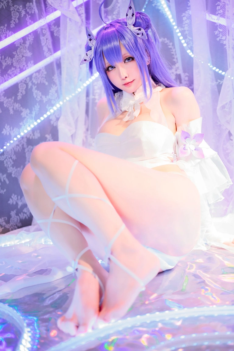星之迟迟《《纯白と漆黑》 独角兽》主题写真：24张全套美图