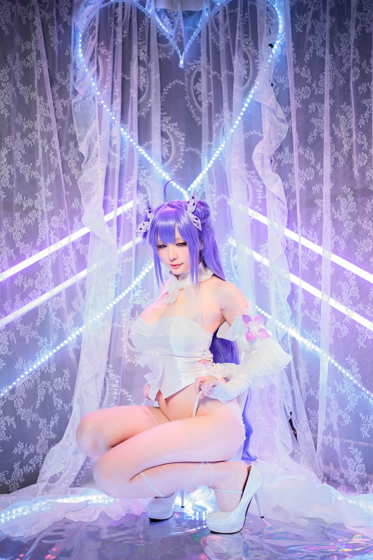 星之迟迟《《纯白と漆黑》 独角兽》主题写真：24张全套美图