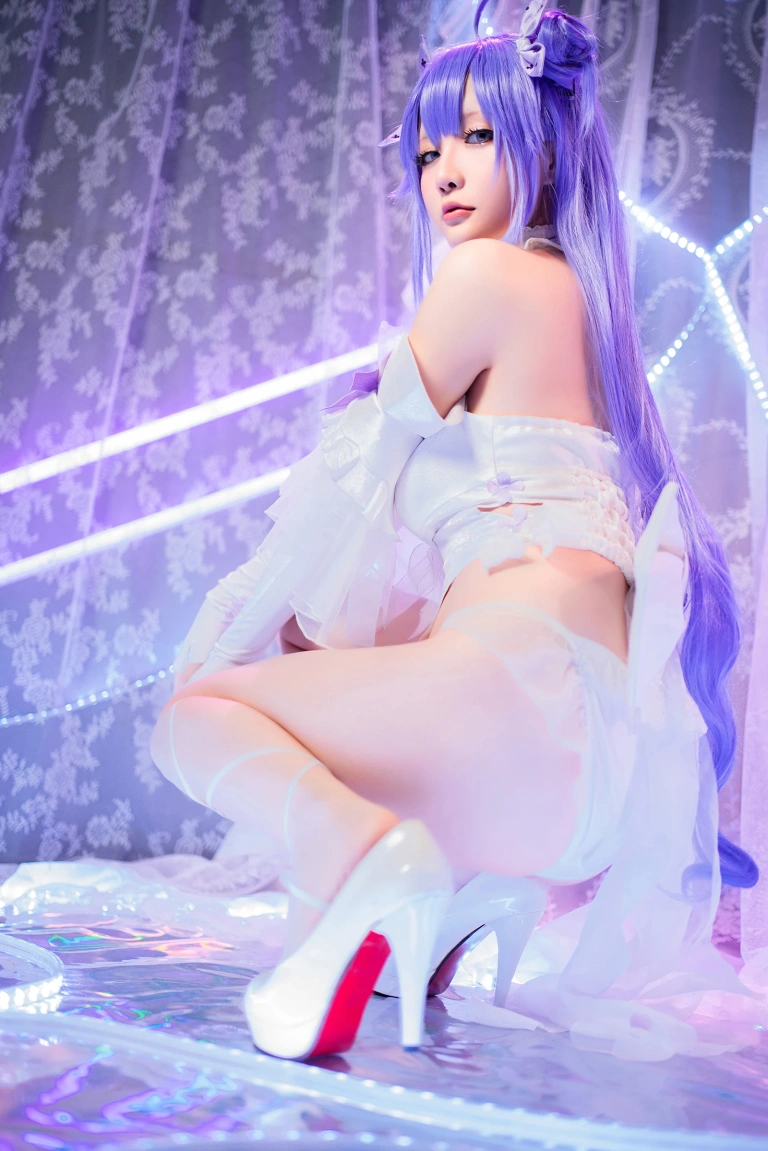星之迟迟《《纯白と漆黑》 独角兽》主题写真：24张全套美图