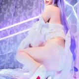 星之迟迟《《纯白と漆黑》 独角兽》主题写真：24张全套美图