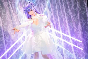 星之迟迟《《纯白と漆黑》 独角兽》主题写真：24张全套美图