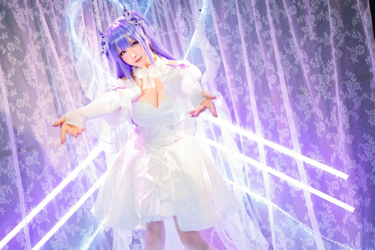 星之迟迟《《纯白と漆黑》 独角兽》主题写真：24张全套美图