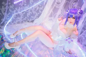 星之迟迟《《纯白と漆黑》 独角兽》主题写真：24张全套美图