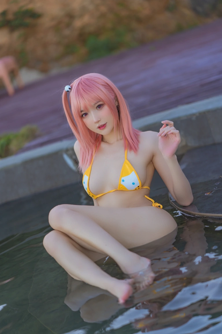 阿包也是兔娘《生或死联动碧蓝航线 穗香泳装》主题写真：29张全套美图