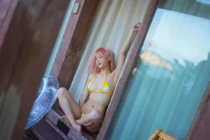 阿包也是兔娘《生或死联动碧蓝航线 穗香泳装》主题写真：29张全套美图