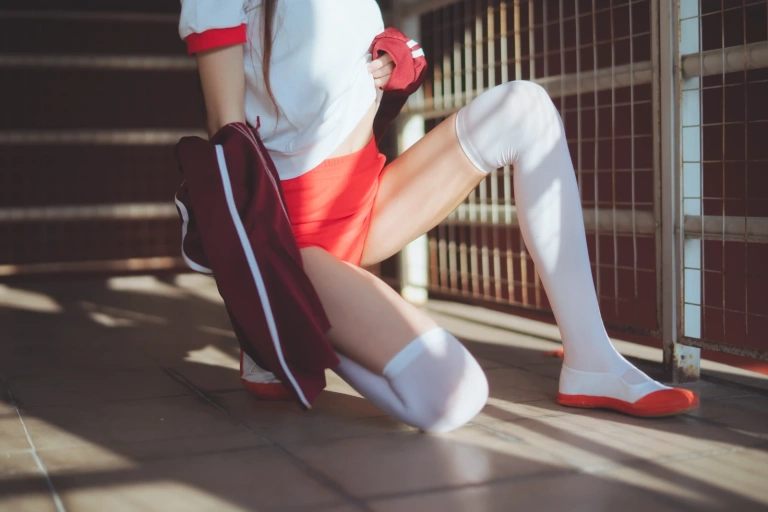 桜桃喵《桜桃未熟2 红色体操服》主题写真：44张全套美图